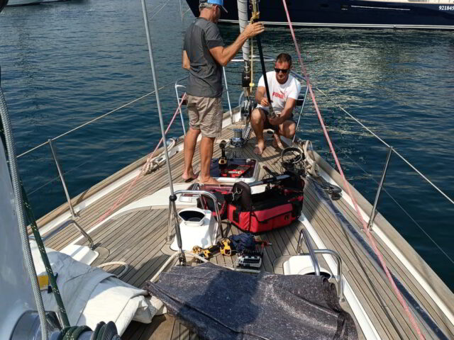 Manutenzione su yacht a Porto Cervo